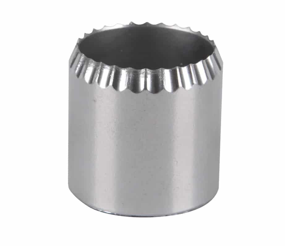 Metal tool with scalloped edge