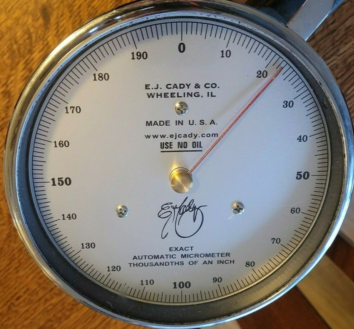 Dial gauge with measurement markings